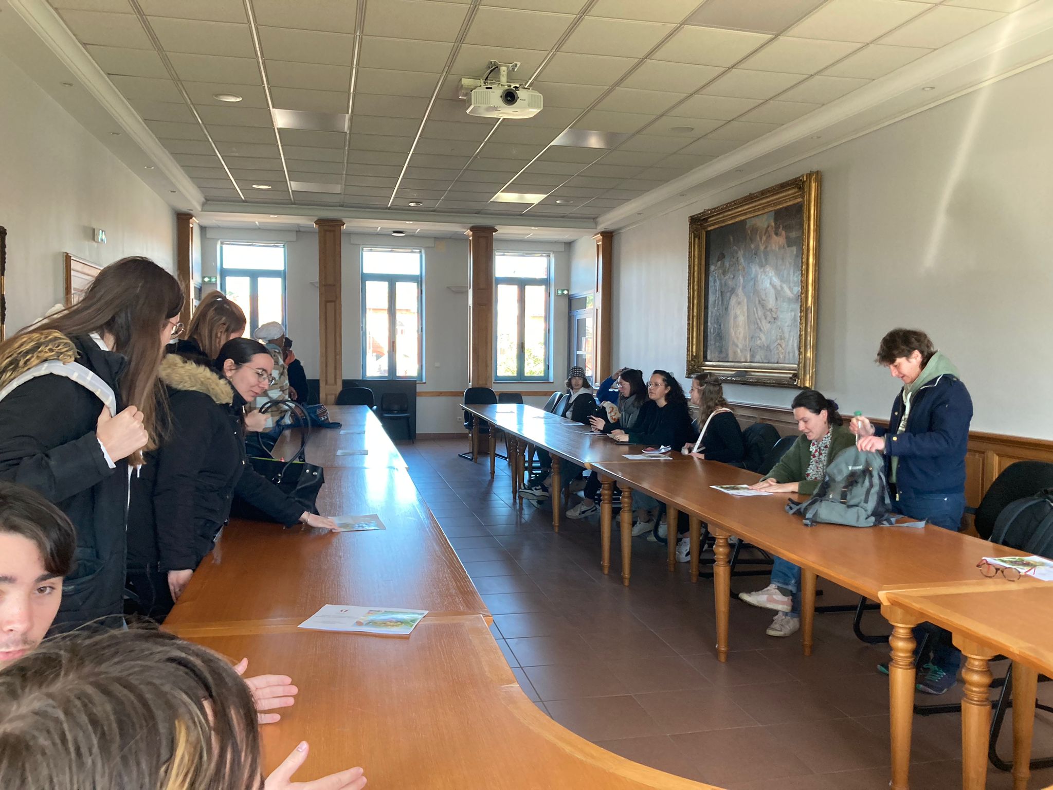 Visite au 100e singe, salle de la mairie de Castanet-Tolosan